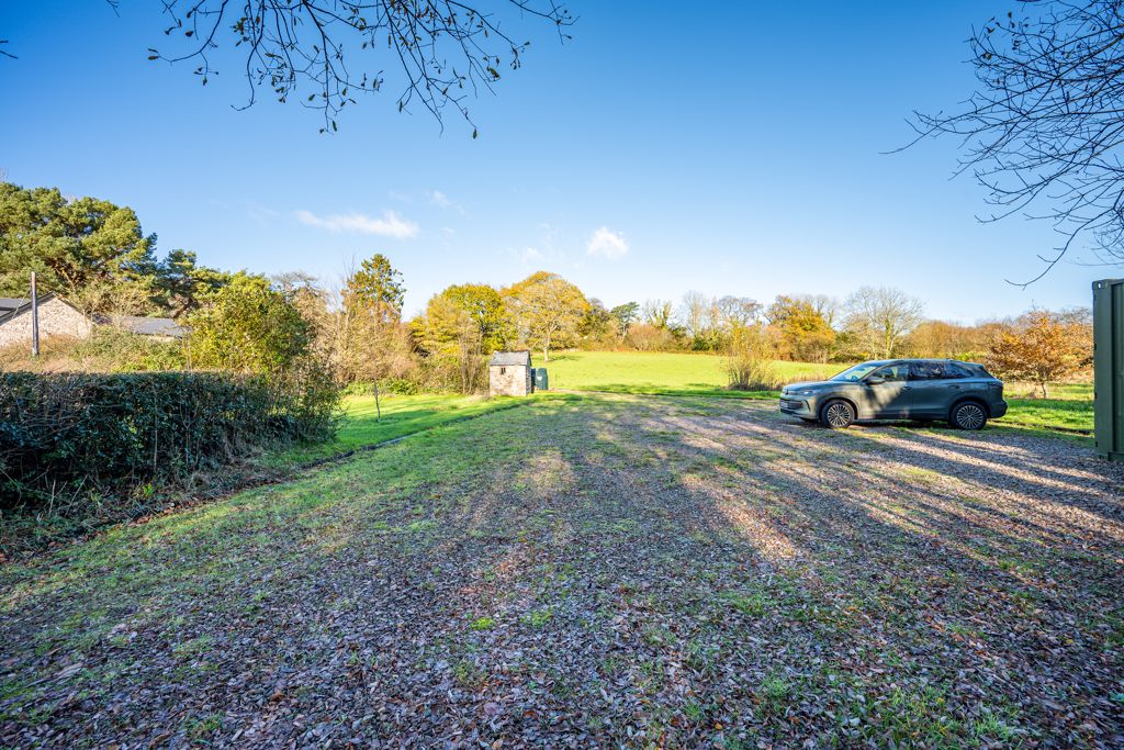 Parking Area- click for photo gallery